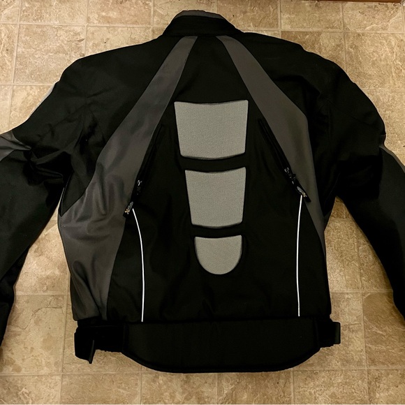 Men’s mesh armored motorcycle jacket - Picture 2 of 3